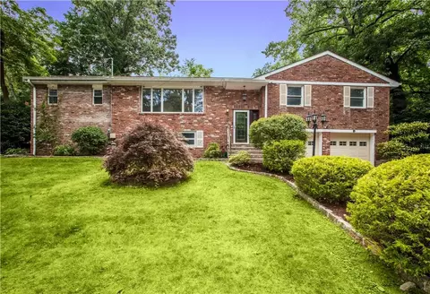 454 Pinebrook Blvd, New Rochelle, NY 10804
