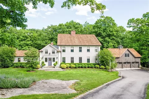 250 E Middle Patent Rd, Bedford, NY 10506