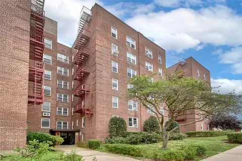 90 Union St #6F, New Rochelle, NY 10805