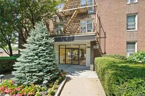 1 Oakridge Pl #1D, Eastchester, NY 10709