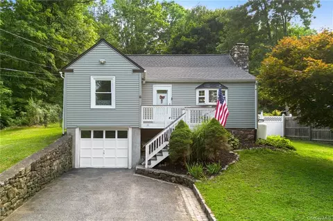 11 Allison Dr, Pawling, NY 12564