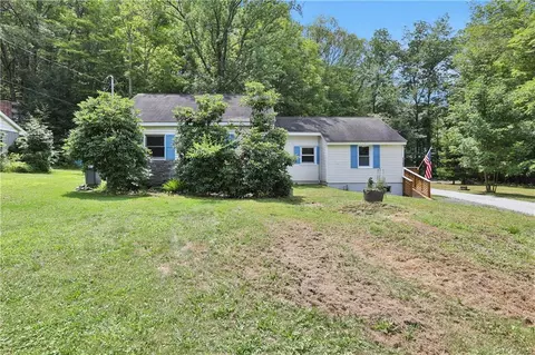 1103 St Hwy 211, Mount Hope, NY 10963