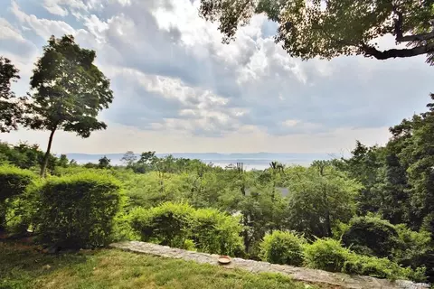 131 Cedar Ln, Ossining, NY 10562