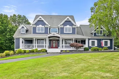 14 Katelyn Ct, Warwick, NY 10990
