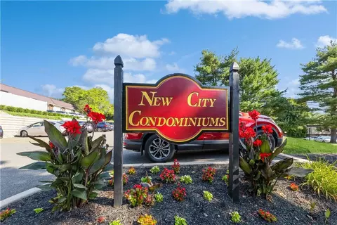24 Heritage Dr #B, Clarkstown, NY 10956