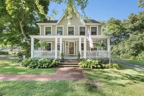 225 St Andrews Rd, Walden, NY 12586