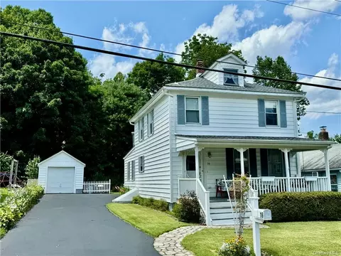 16 Saint Joseph Pl, New Windsor, NY 12553