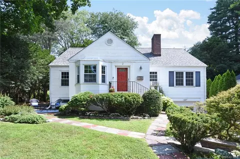 2 Exeter Pl, Greenburgh, NY 10502