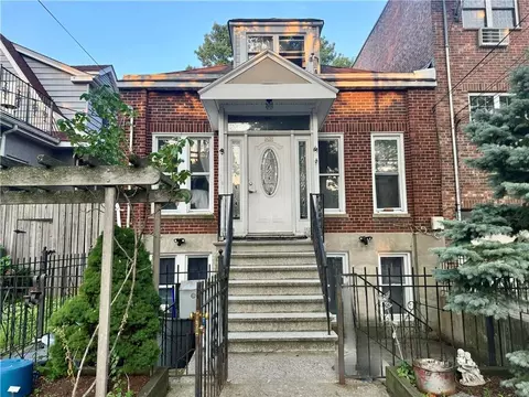 2438 Matthews Ave, New York, NY 10467