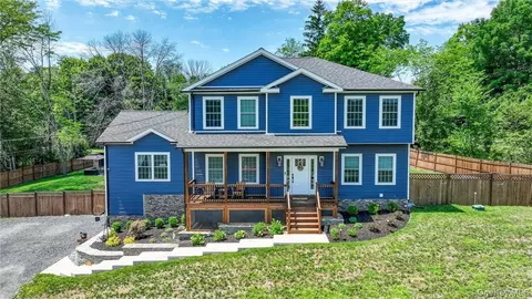 30 W Meadow Way, Warwick, NY 10990