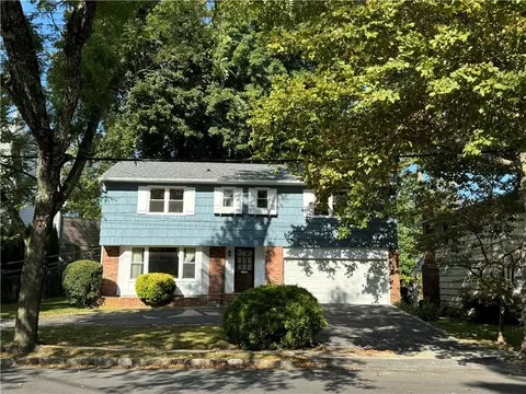 2 Mayhew Ave, Larchmont, NY 10538