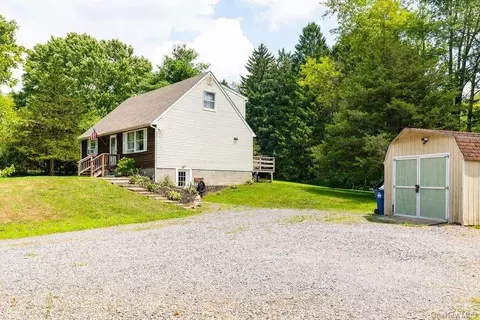 16 Brookside Ave, Gallatin, NY 12523