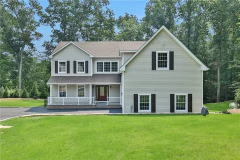 1460 Old Orchard St, West Harrison, NY 10604