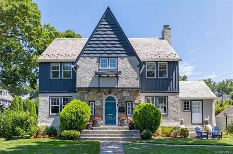 43 Edgewood Rd, Scarsdale, NY 10583