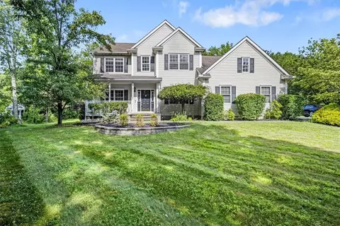 93 Sagamor Dr, East Fishkill, NY 12533