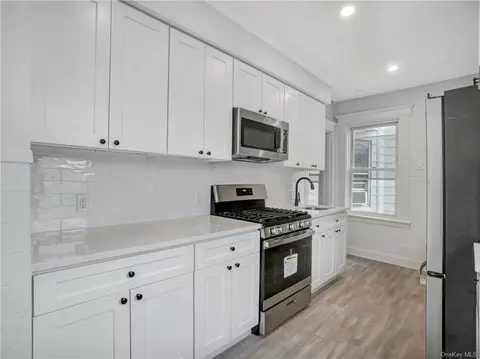 559 S 5th Ave, Mount Vernon, NY 10550