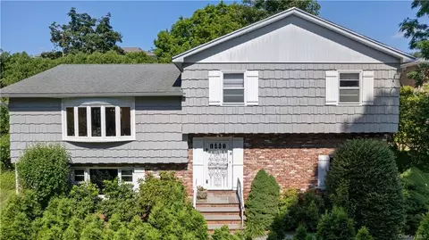 3 Grissom Dr, Bronxville, NY 10708
