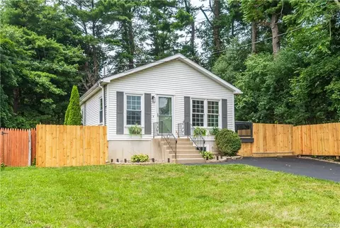 75 Mead Ave, Beacon, NY 12508