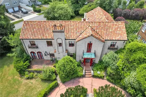 989 Peace St, Pelham, NY 10803