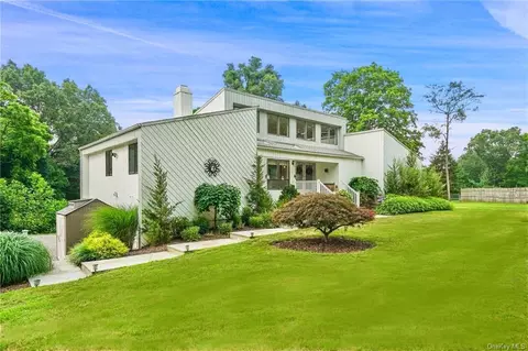 417 Union Valley Rd, Mahopac, NY 10541