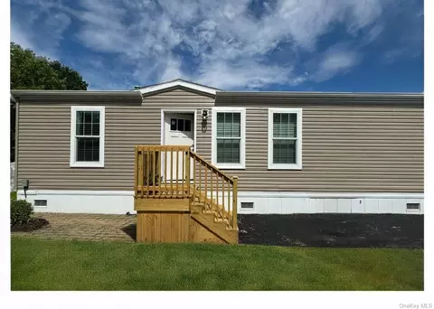 1 Palisades Park Dr, Haverstraw, NY 10970