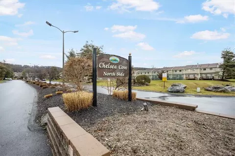 5807 Chelsea Cv N, Beekman, NY 12533