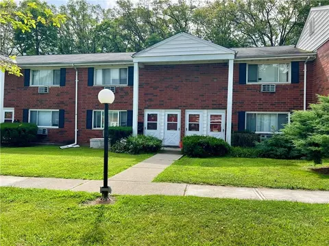 83 Manor Dr #83, Cornwall, NY 12518