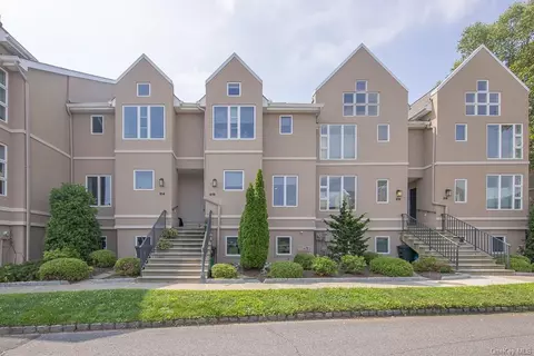 213 Gair St, Orangetown, NY 10968