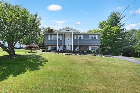 34 Peter Bush Dr, Monroe, NY 10950