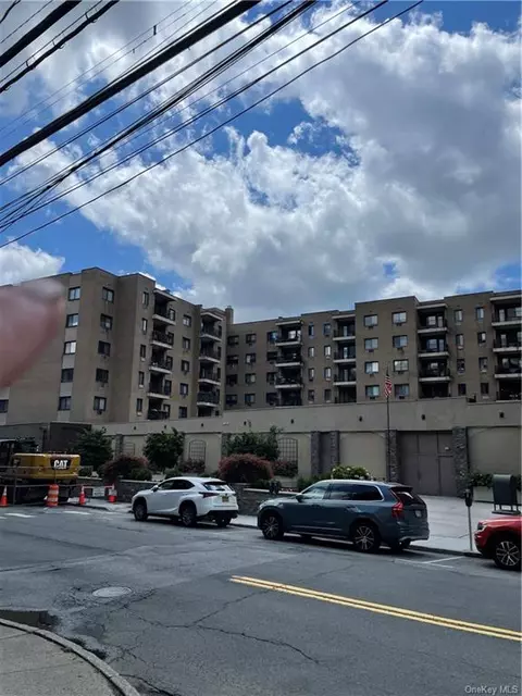 100 E Hartsdale Ave #7CE, Greenburgh, NY 10530