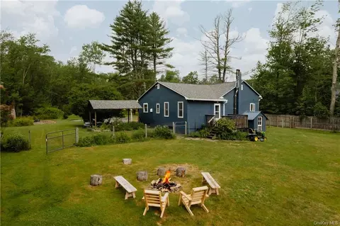19 Willow St, Mountain Dale, NY 12763