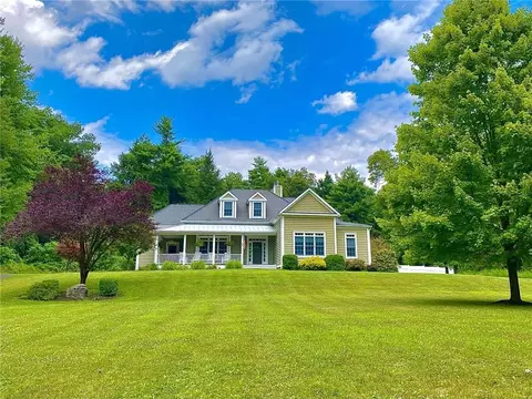 20 Kemble Ter, Hurley, NY 12443