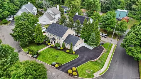 1 Morgan Ct, Clarkstown, NY 10954