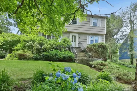 349 Washington Ave, Mount Pleasant, NY 10570