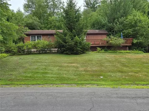 111 Edgewater Rd, Ferndale, NY 12734