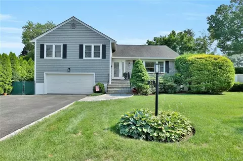 24 Timmons Rd, Scarsdale, NY 10583