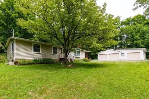 30 Barrytown Rd, Red Hook, NY 12571
