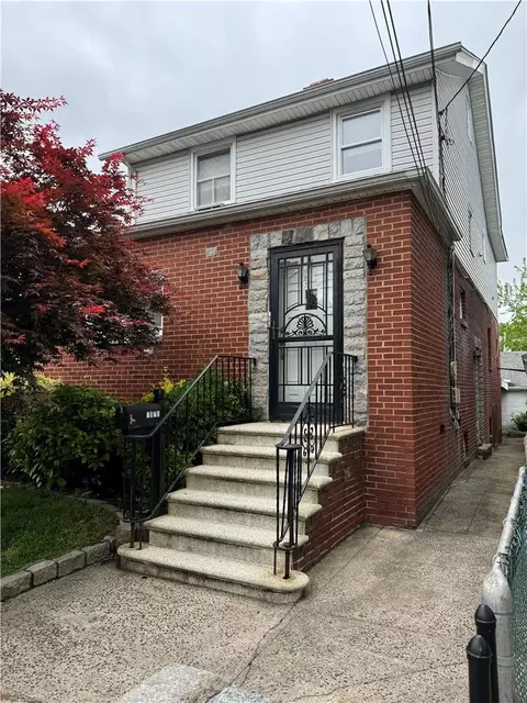 3175 Valhalla Dr, New York, NY 10465