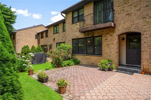 11 Jackson Ave #9, Scarsdale, NY 10583