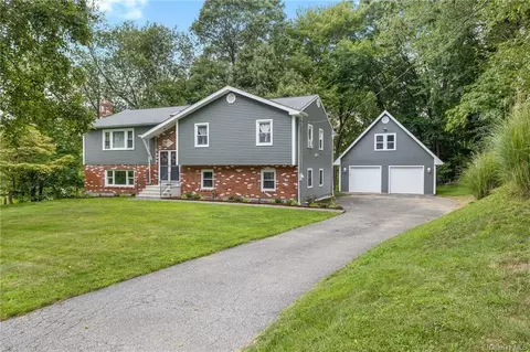 16 Willow Crest Dr, Katonah, NY 10536