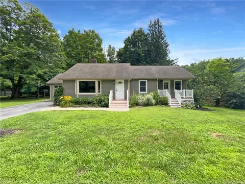 59 Forge Hill Rd, New Windsor, NY 12553