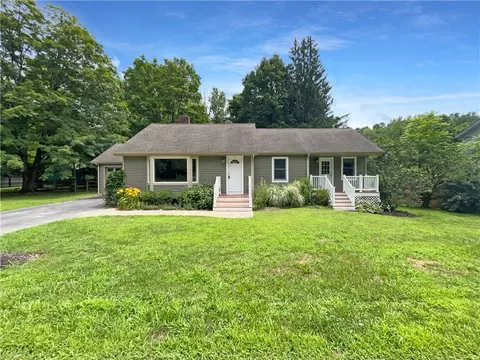 59 Forge Hill Rd, New Windsor, NY 12553