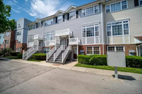 339 Admiral Ln #238, Bronx, NY 10473