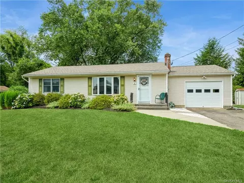 6 Pine St, Tillson, NY 12486