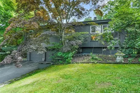 5 Hillview Ct, Cortlandt, NY 10567
