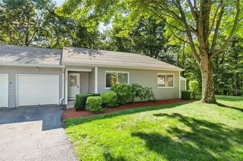 195 Long Hill Dr #B, Yorktown, NY 10598