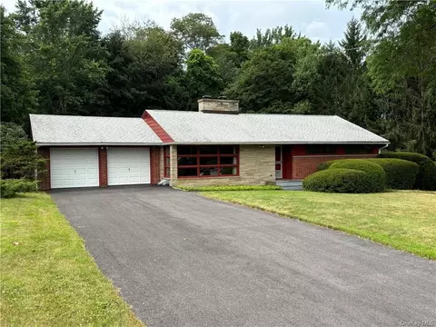 29 Merry Hill Rd, La Grange, NY 12603