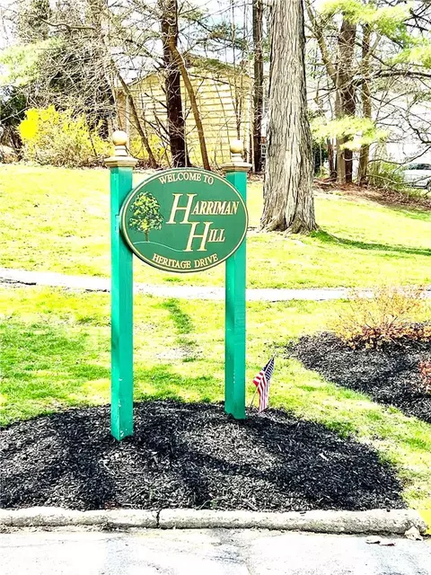 8 Heritage Dr #D, Harriman, NY 10926
