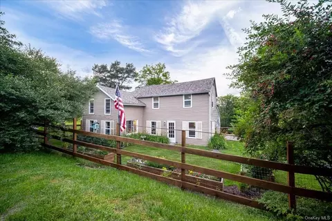 679 E Hill Rd, Jeffersonville, NY 12748