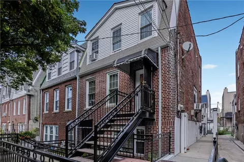 250 Quincy Ave, New York, NY 10465